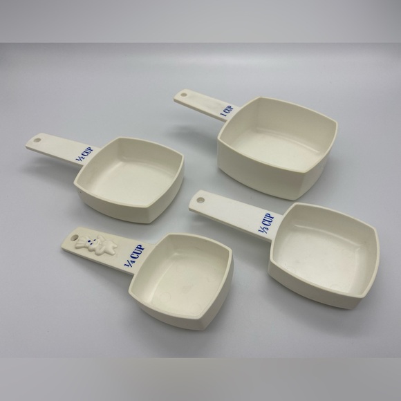 Set of 4 Vintage Pillsbury Doughboy Measuring Cups - Picture 5 of 12